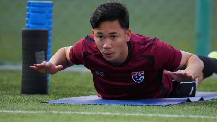 ฟิลิปปินส์ พบ ไทย : อิชิอิ พาทีมซ้อมหญ้าเทียม เตรียมลุยสนามปินส์