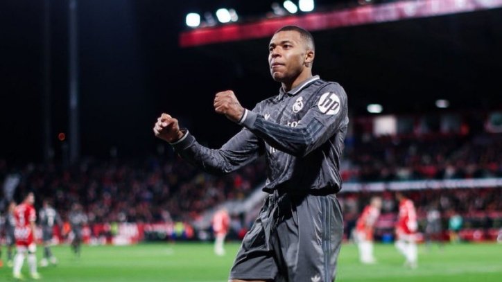 ผลบอล เรอัล มาดริด ฟื้นฟอร์มขย้ำ คิโรน่า ขาดลอย 3-0 ทำแต้มไล่จี้จ่าฝูง บาร์ซ่า เหลือ 2 คะแนนเท่านั้น แถมแข่งน้อยกว่าอยู่ 1 นัด
