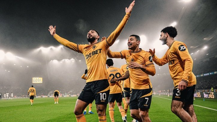 วูล์ฟแฮมป์ตัน พบ แมนยู : หมาป่าตะปบ 2-0 ทำผีแพ้ 5 จาก 7 นัดหลัง