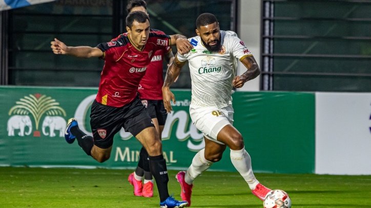 ลำพูน พบ เมืองทอง : กิเลนแรงจัดรัว 5-1 เปิดเลกสอง ไทยลีก