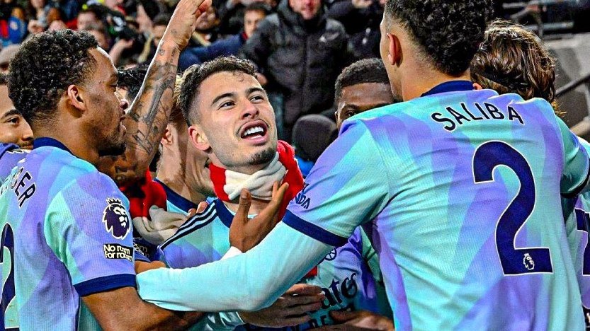 เบรนท์ฟอร์ด พบ อาร์เซน่อล : ปืนผ่านไม่ยาก 3-1 ทวงคืนรองจ่าฝูง