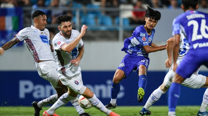 ชลบุรี พบ การท่าเรือ : สิงห์เจ้าท่าแรงต่อ บุกทะลวง 3-0 ลิ่ว รีโว่ คัพ