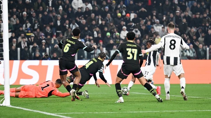ยูเวนตุส พบ พีเอสวี : ม้าลายเร่งเครื่องบด 2-1 ท้ายเกม